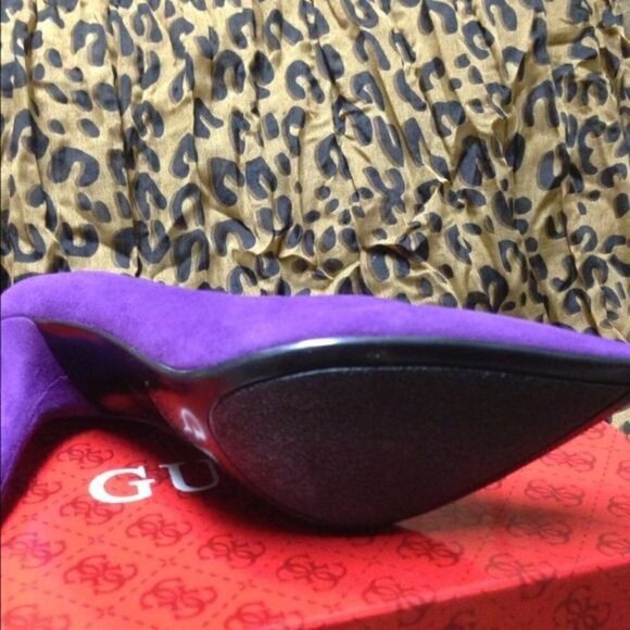 NWOT - Guess Purple Suede 3 1/2" Heels Sz 5 1/2 - Picture 4 of 7